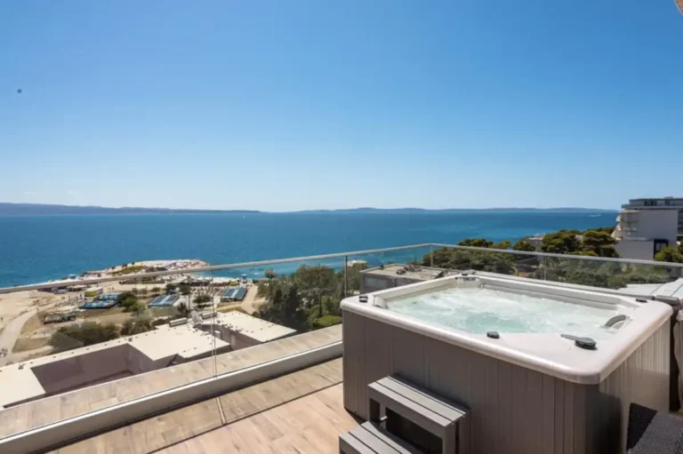 Cassavillas jacuzzi apartment near beach Split